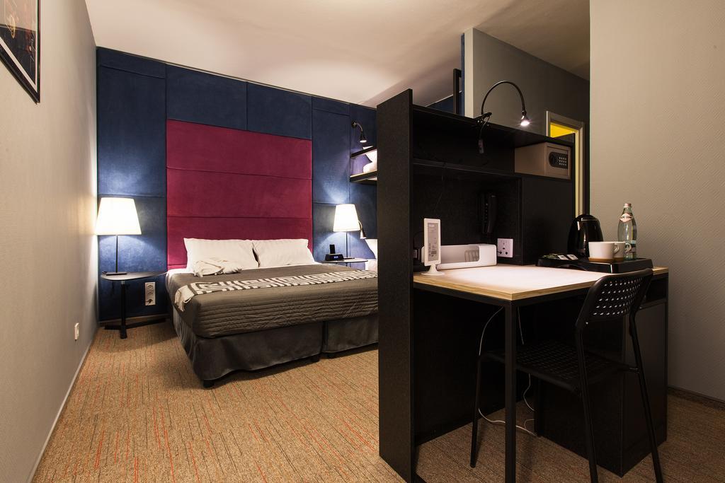 Hotel Newport Dnipro Esterno foto